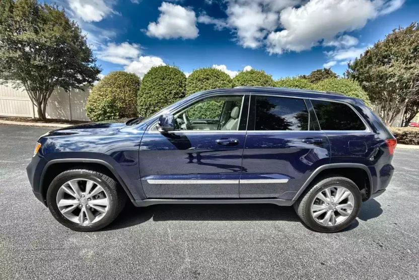 2013 Jeep Grand Cherokee Laredo photo 1