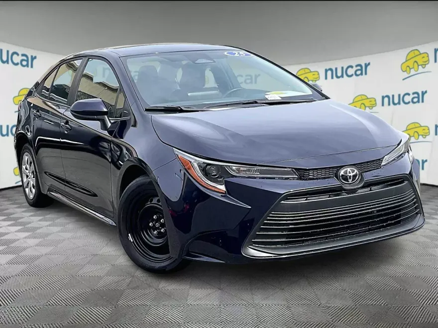 2025 Toyota Corolla LE photo 1