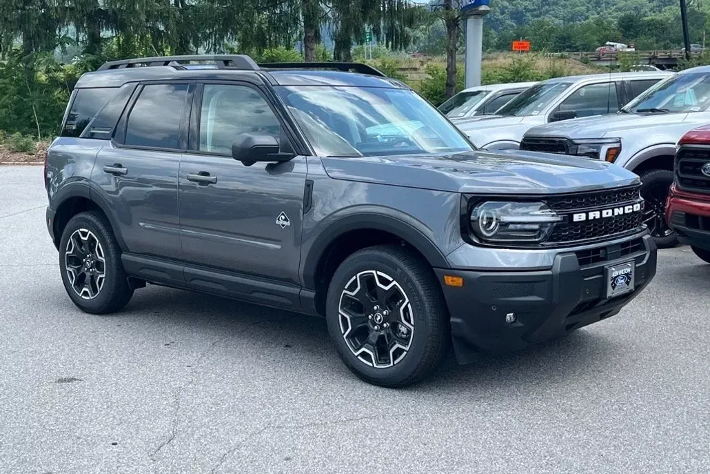 2025 Ford Bronco Sport Outer Banks photo 1