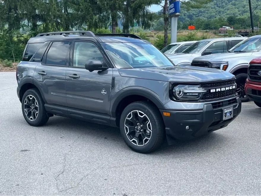 2025 Ford Bronco Sport Outer Banks photo 1
