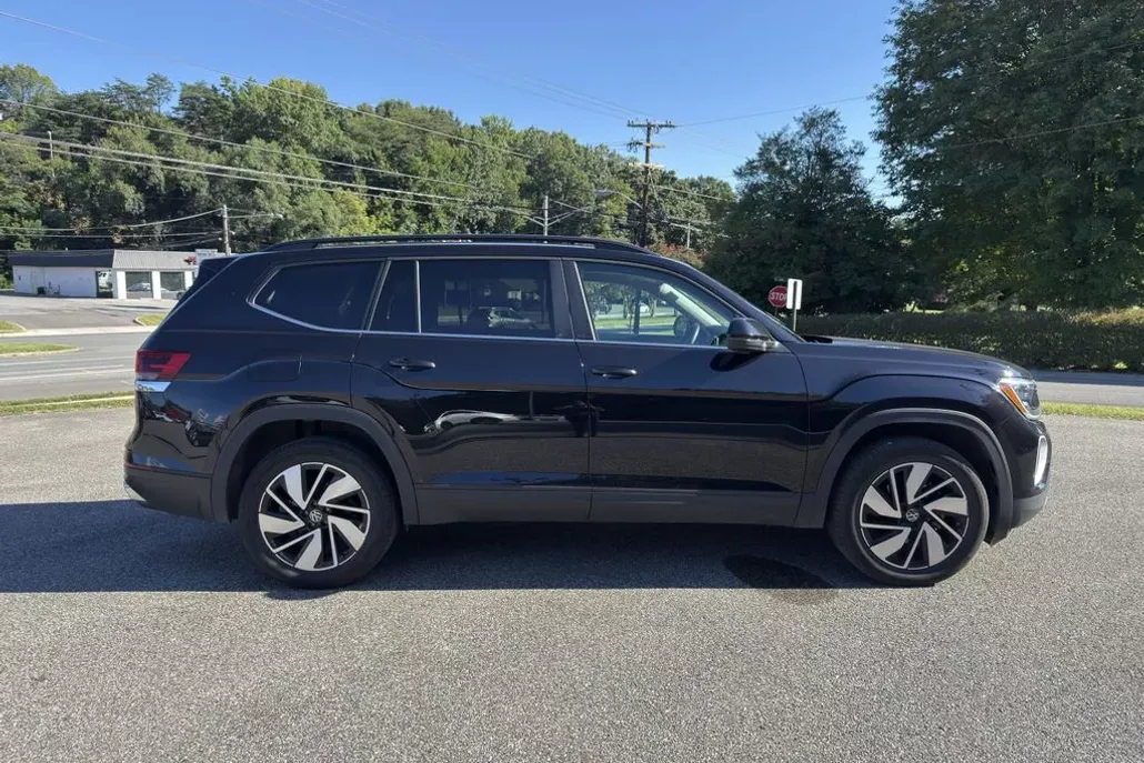 2025 Volkswagen Atlas SE Technology photo 1