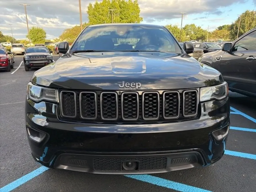 2021 Jeep Grand Cherokee Anniversary Edition photo 1