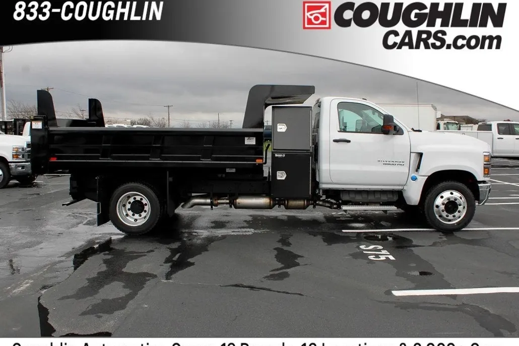 2024 Chevrolet Silverado 5500HD Work Truck photo 1