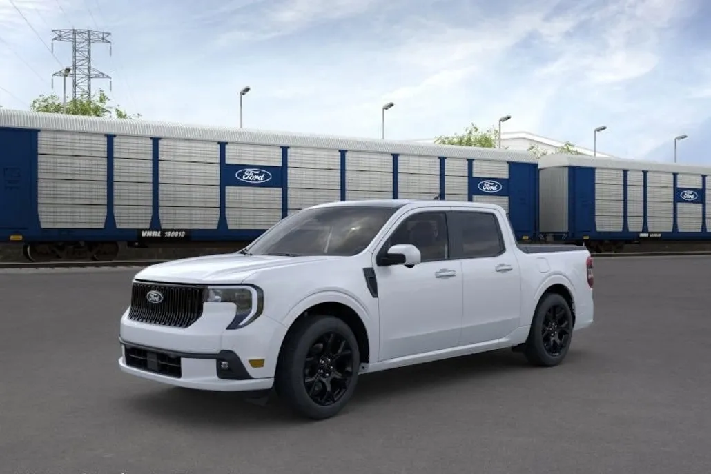 2025 Ford Maverick Lariat photo 1