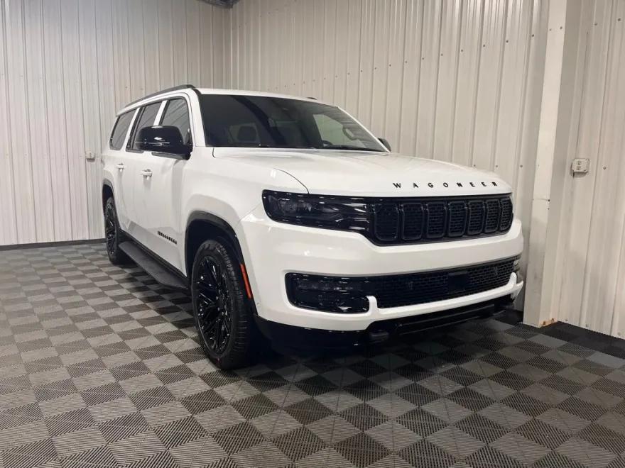 2025 Jeep Wagoneer L Series II photo 1