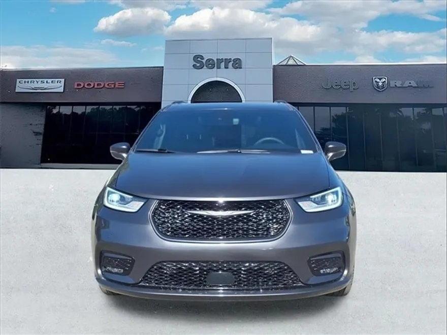 2022 Chrysler Pacifica Limited photo 1
