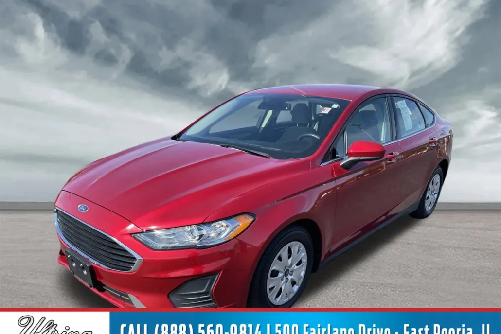 2020 Ford Fusion S photo 1