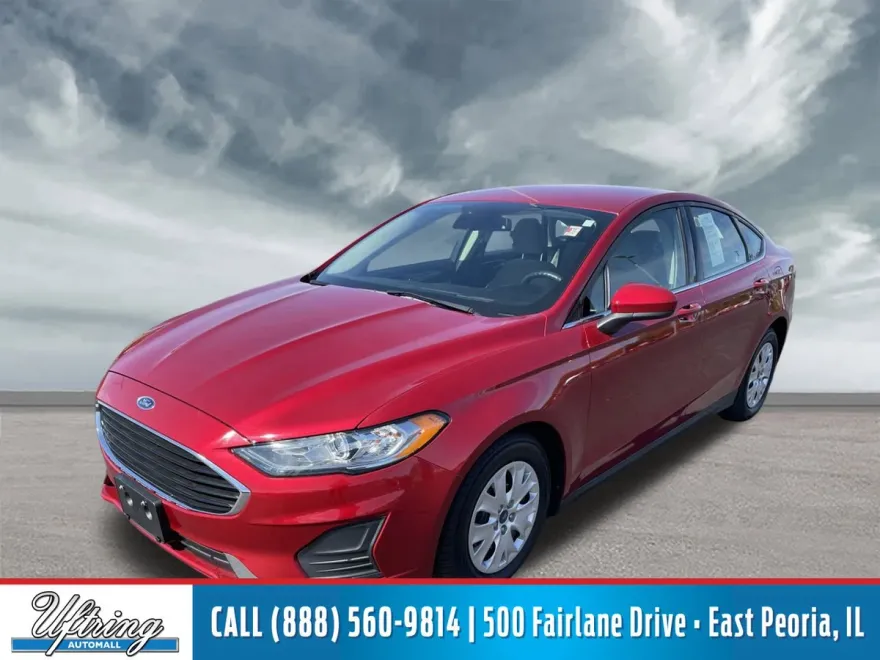 2020 Ford Fusion S photo 1