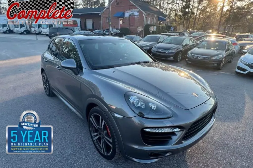 2014 Porsche Cayenne GTS photo 1