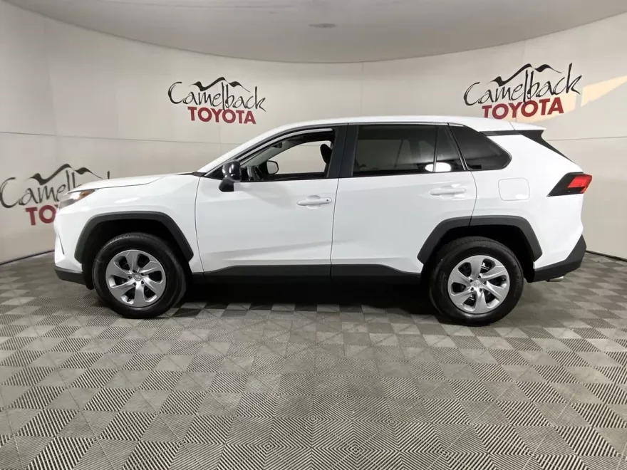 2025 Toyota RAV4 LE photo 1
