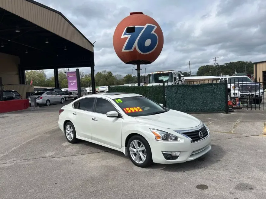 2015 Nissan Altima 2.5 SV photo 1