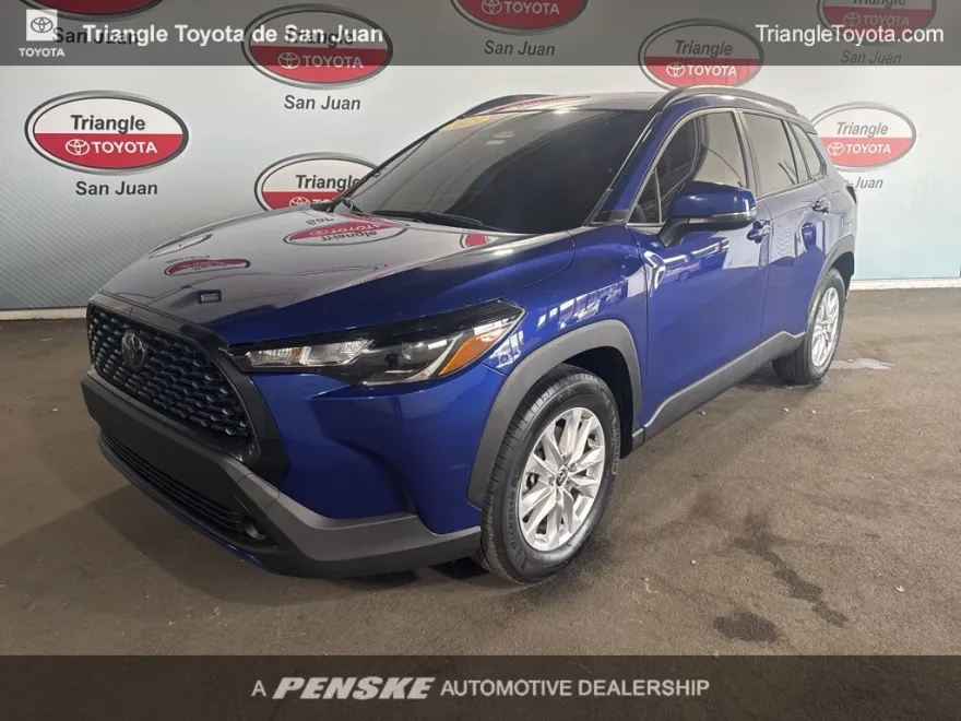 2023 Toyota Corolla Cross LE photo 1