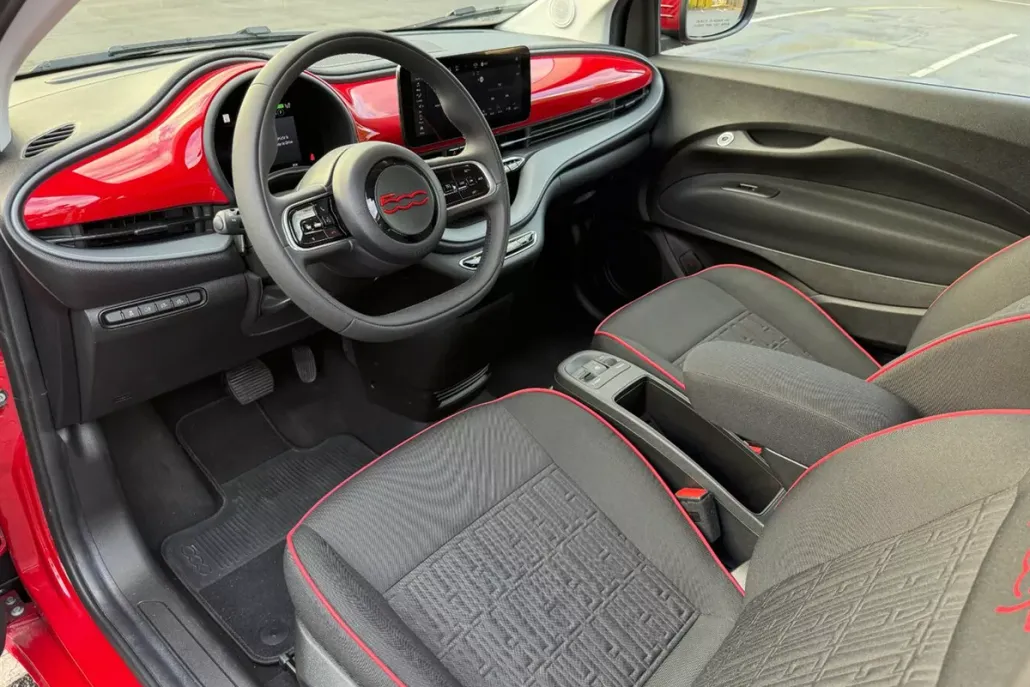 2024 Fiat 500e Red photo 1