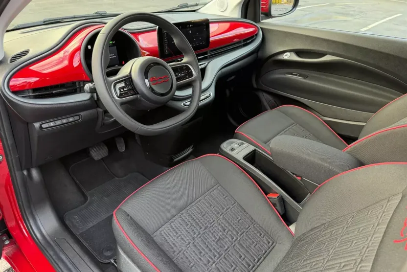 2024 Fiat 500e Red photo 1
