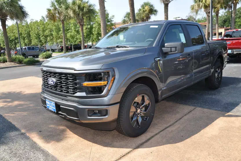 2025 Ford F-150 STX photo 1