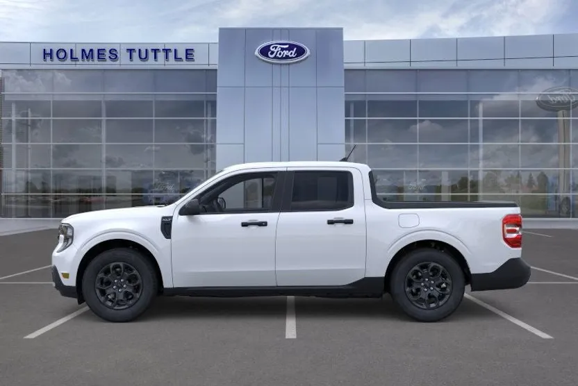 2025 Ford Maverick XLT photo 1