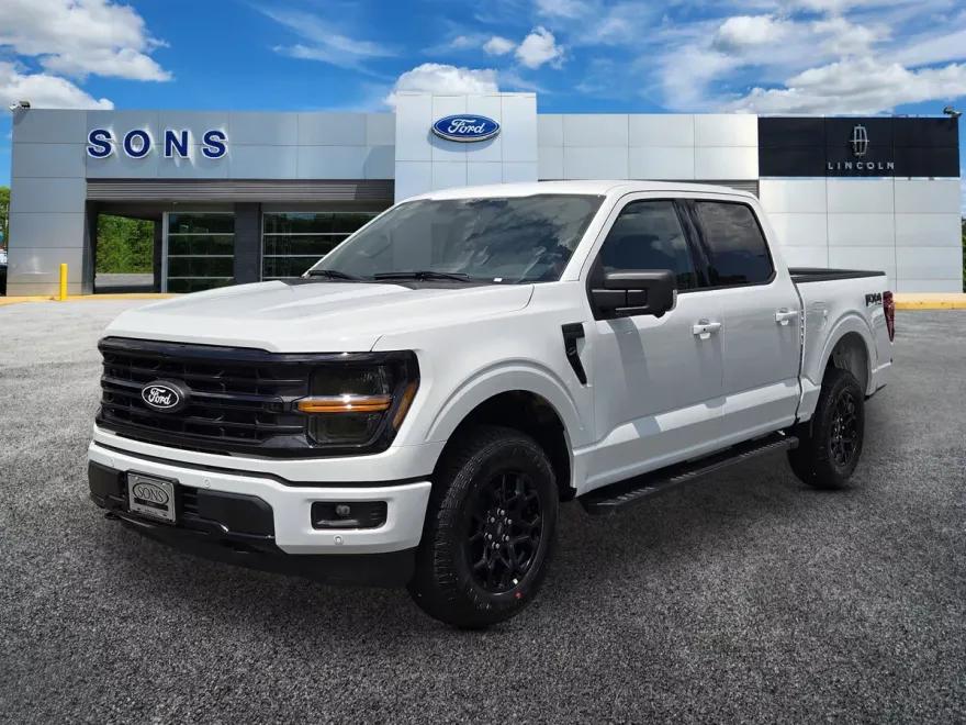 2025 Ford F-150 XLT photo 1