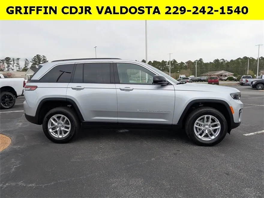 2025 Jeep Grand Cherokee Laredo X photo 1