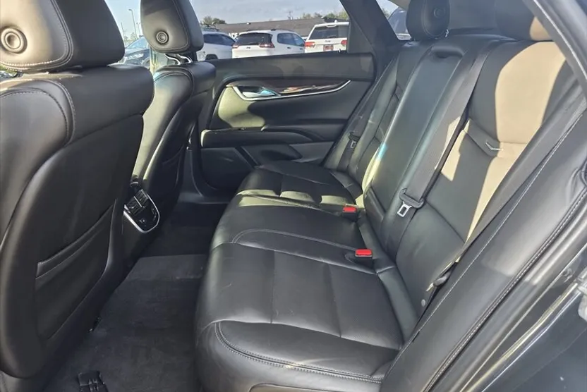 2016 Cadillac XTS Luxury photo 1
