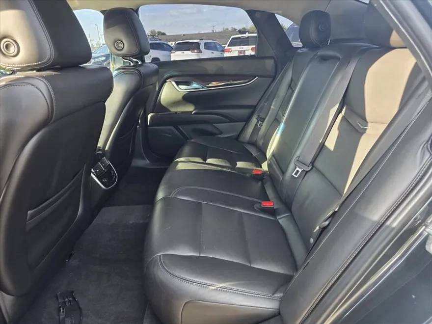2016 Cadillac XTS Luxury photo 1