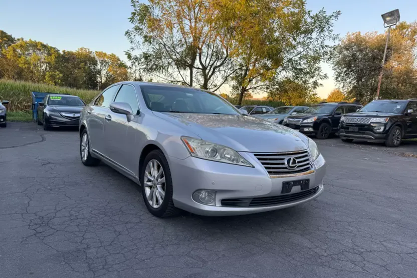 2010 Lexus ES photo 1
