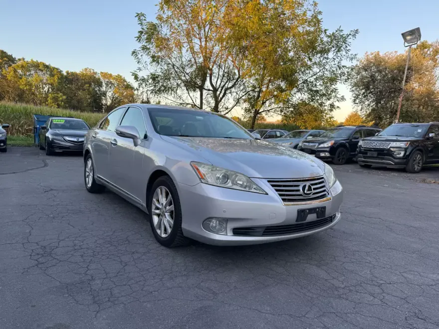 2010 Lexus ES photo 1
