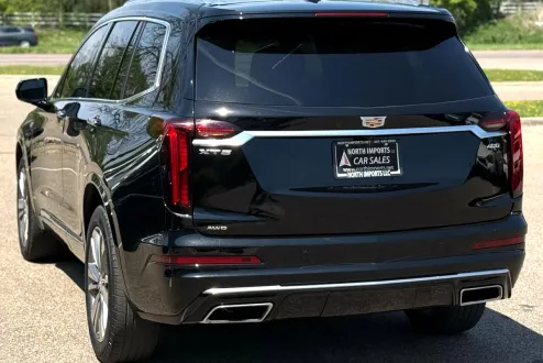 2022 Cadillac XT6 Premium Luxury photo 3