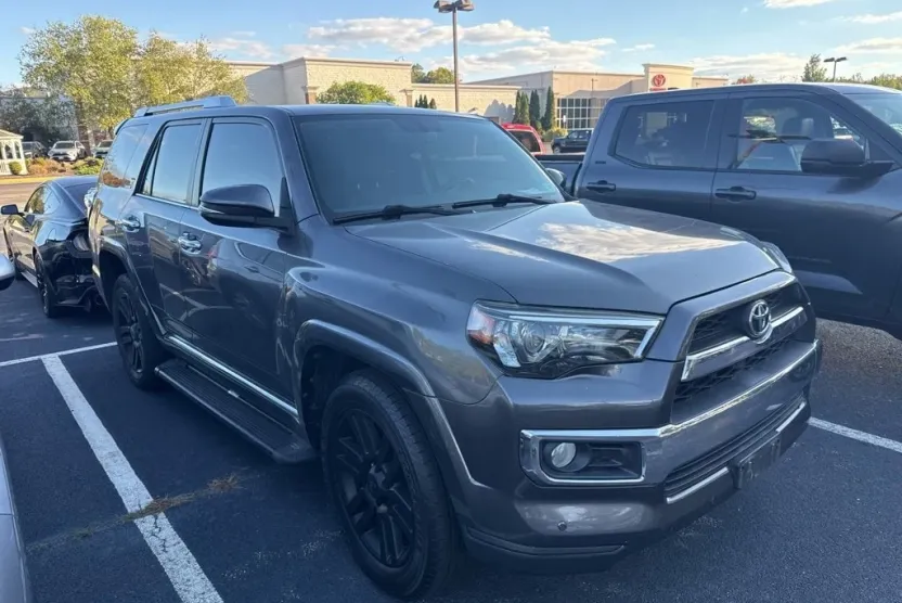 2016 Toyota 4Runner Limited 4WD photo 1