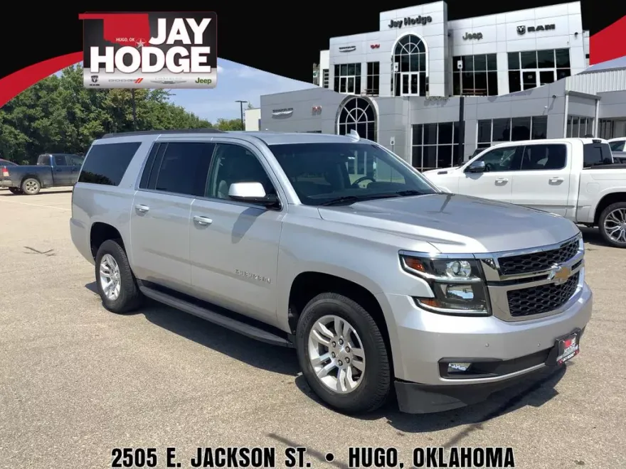 2019 Chevrolet Suburban LT photo 1