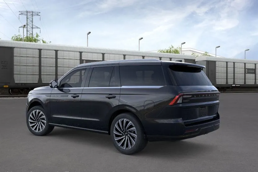 2025 Lincoln Navigator Black Label photo 1
