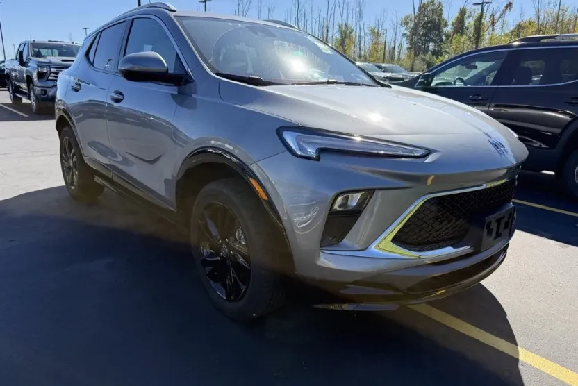 2024 Buick Encore GX Sport Touring photo 1