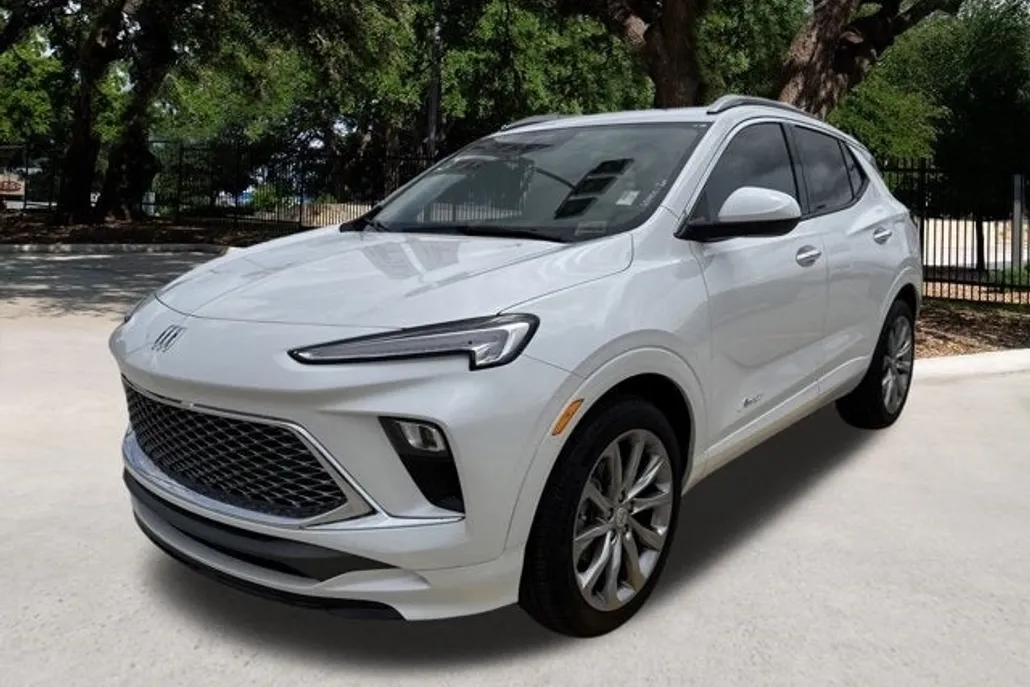 2024 Buick Encore GX Avenir photo 1