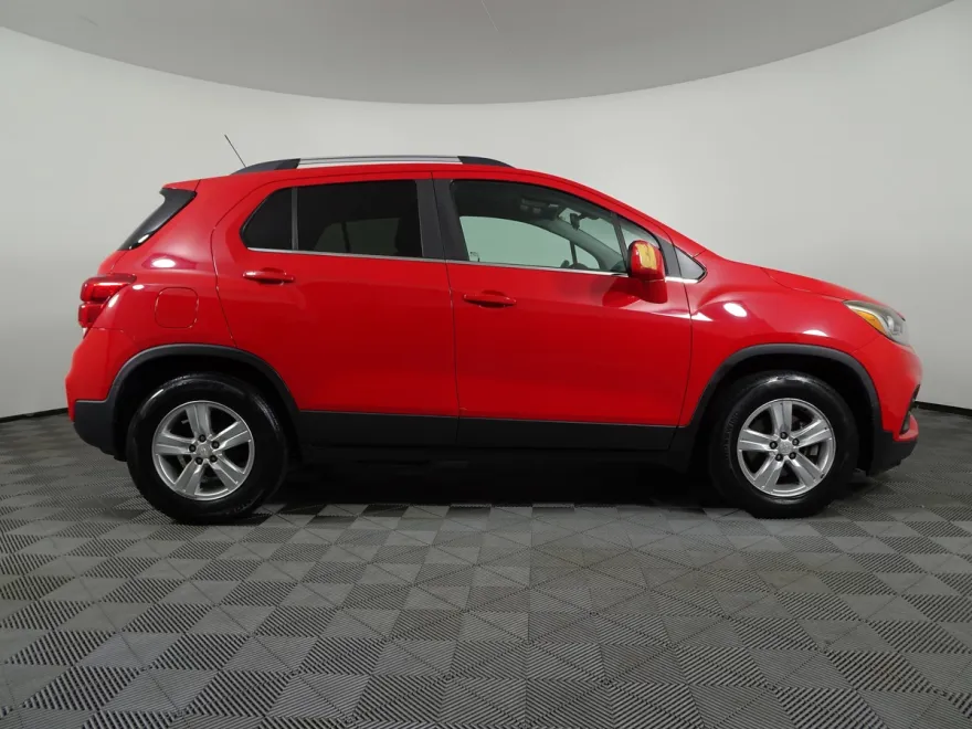 2018 Chevrolet Trax LT photo 1
