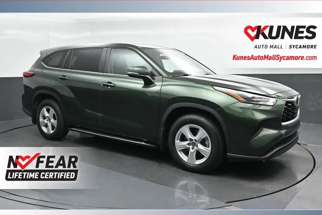 2023 Toyota Highlander L photo 1