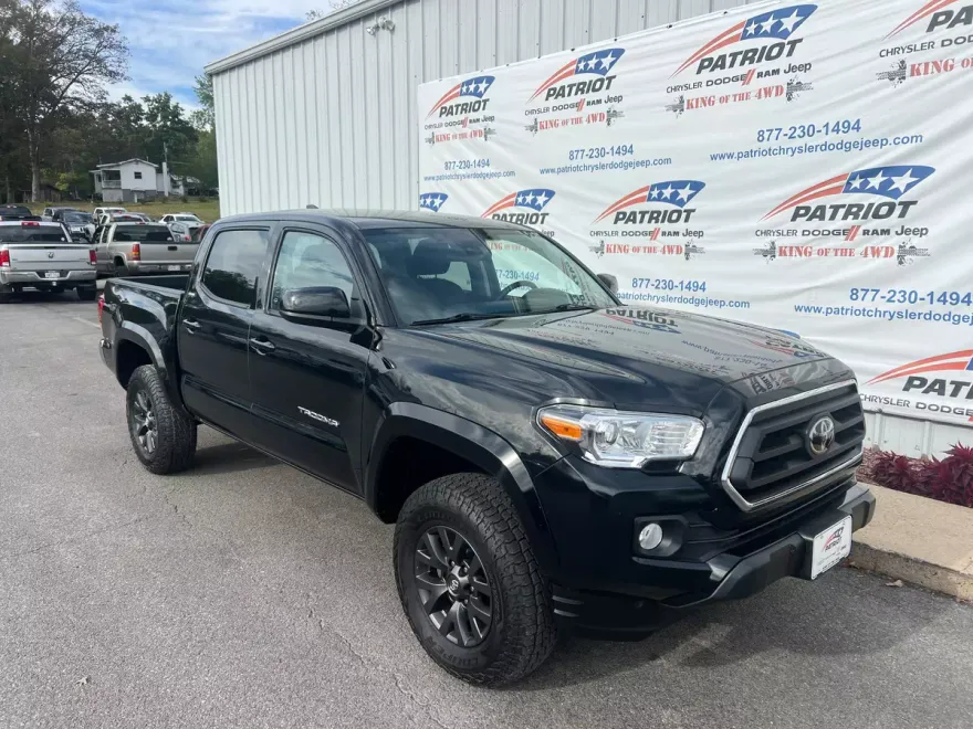 2022 Toyota Tacoma 4x4 photo 1