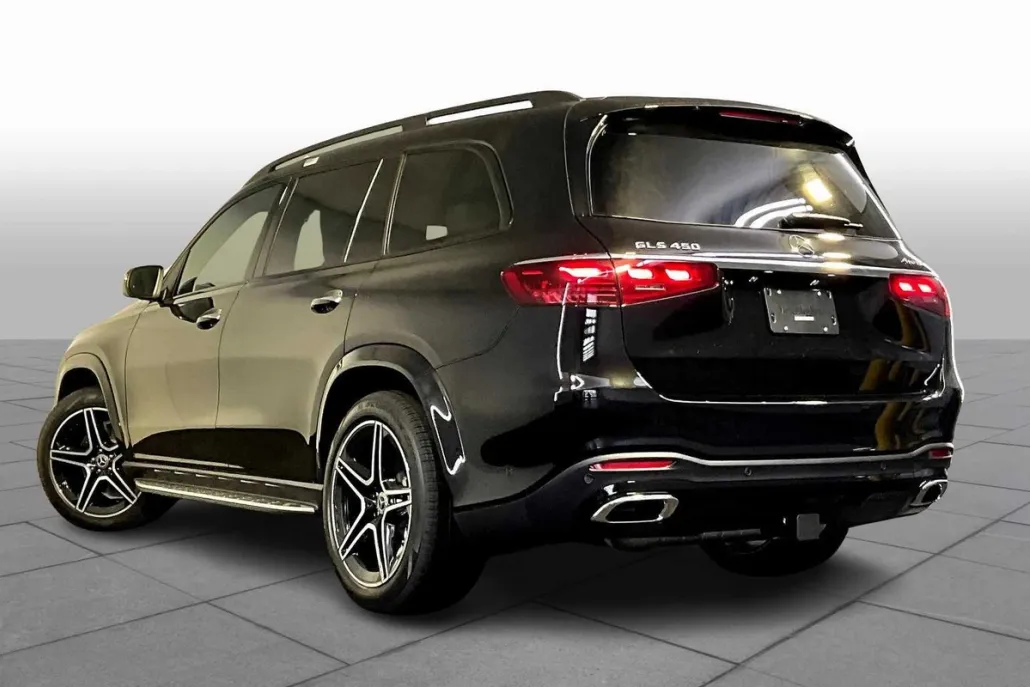2026 Mercedes Benz GLS 450 4MATIC photo 1