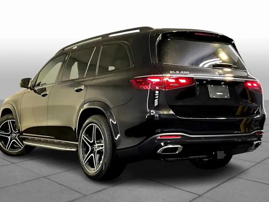 2026 Mercedes Benz GLS 450 4MATIC photo 1