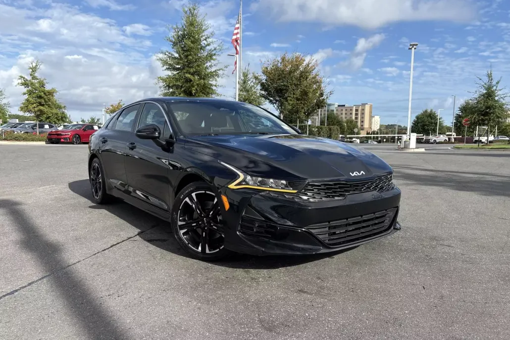 2022 Kia K5 GT-Line photo 1