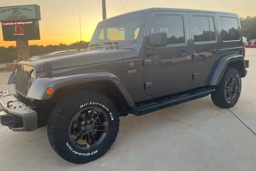 2016 Jeep Wrangler Unlimited Sahara Anniversary Edition photo 1