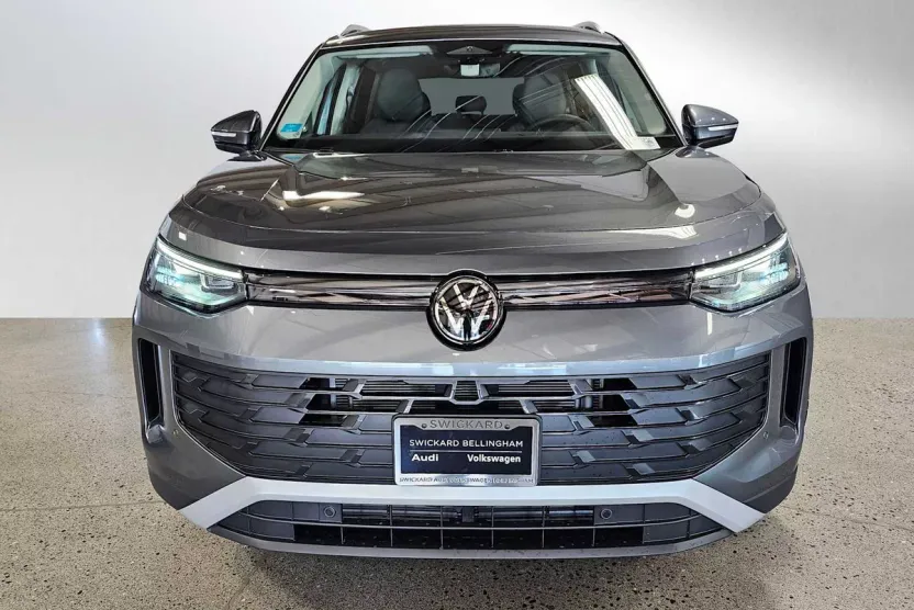2025 Volkswagen Tiguan SE photo 1