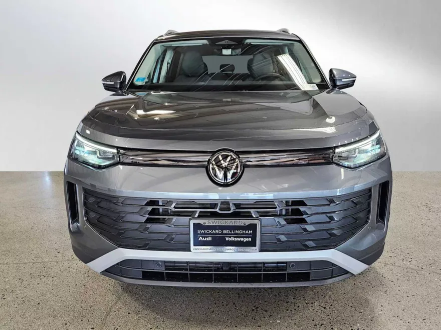 2025 Volkswagen Tiguan SE photo 1