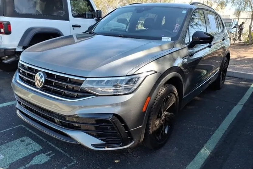 2024 Volkswagen Tiguan SE R-Line Black photo 1