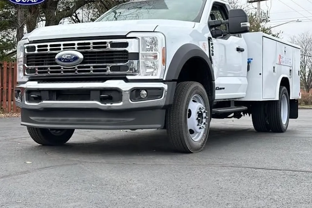 2024 Ford F-450 XL photo 1