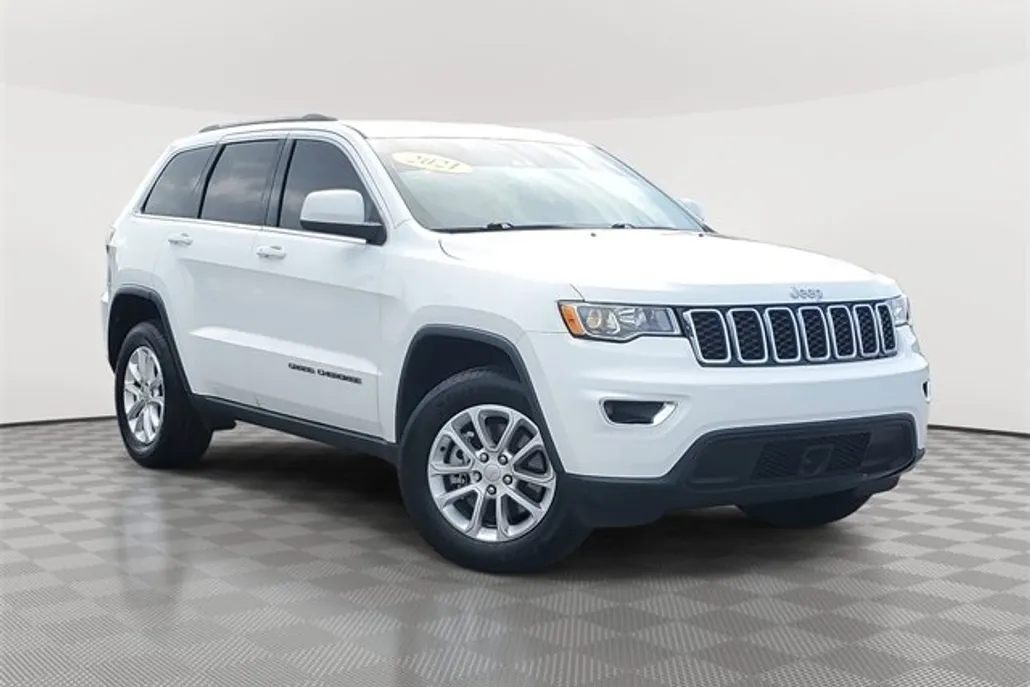 2021 Jeep Grand Cherokee Laredo photo 1