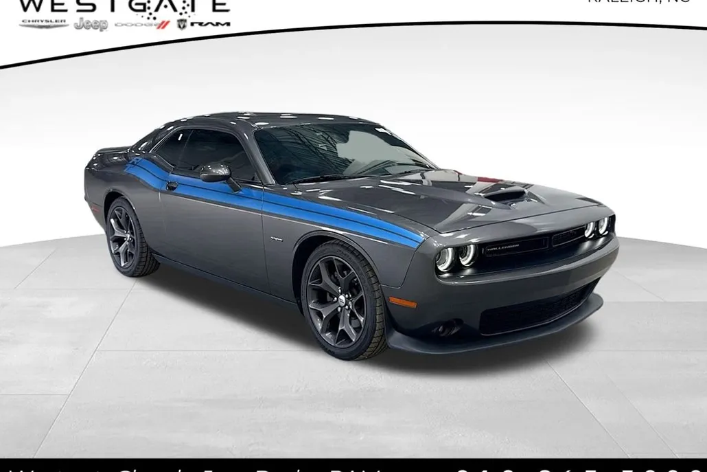2019 Dodge Challenger R/T photo 1