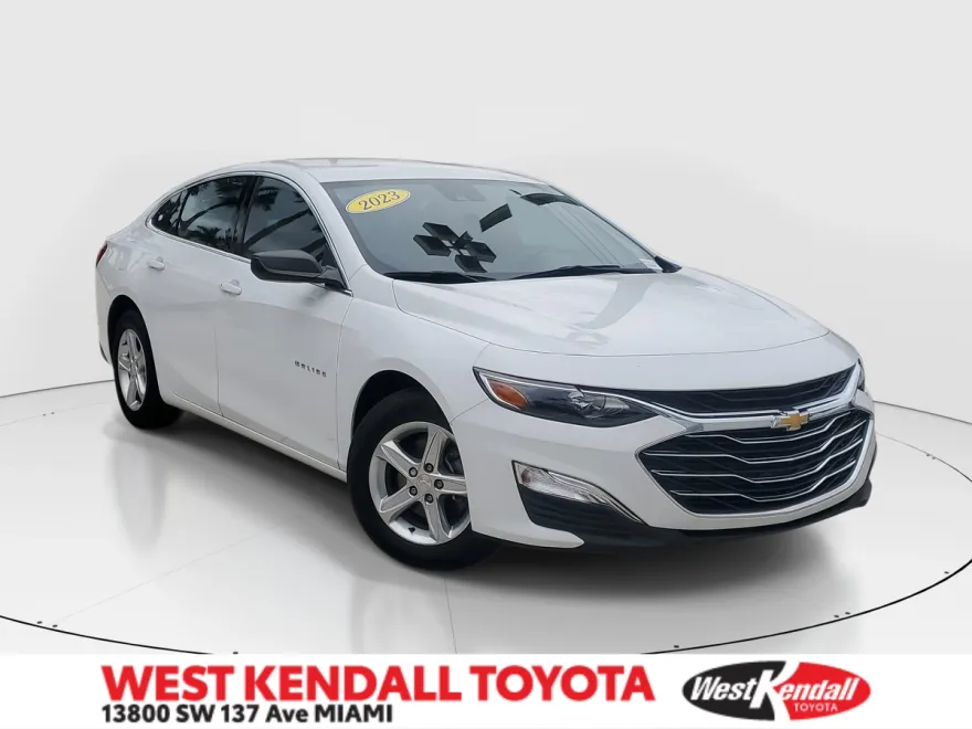 2023 Chevrolet Malibu LS photo 1