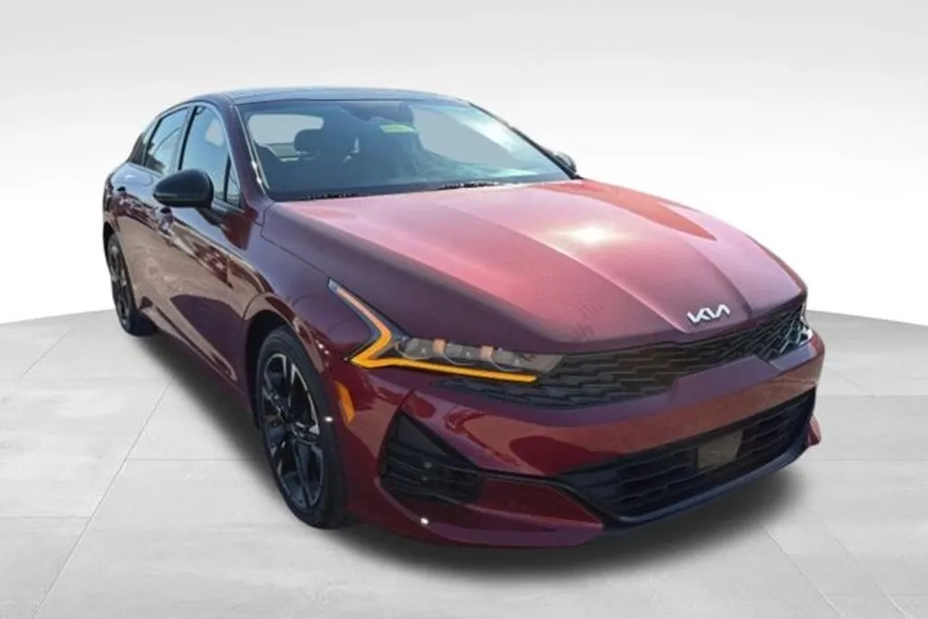 2024 Kia K5 GT-Line photo 1