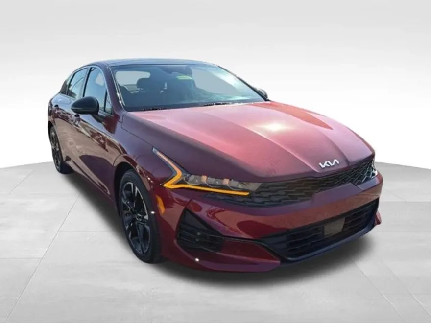 2024 Kia K5 GT-Line photo 1