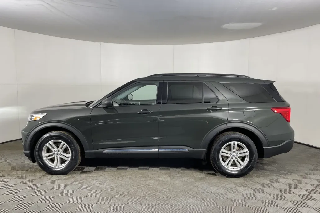 2022 Ford Explorer XLT photo 1