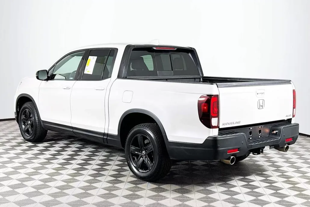 2022 Honda Ridgeline Black Edition photo 1